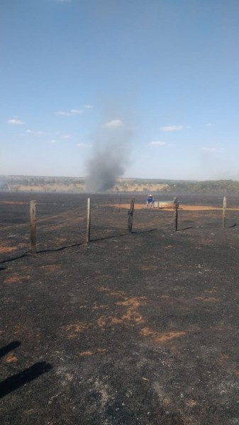 Vídeo: fogo está descontrolado e queimando fazendas as margens da BR-158