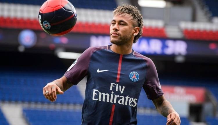 Neymar diz que seguirá no PSG para buscar o título da Liga dos Campeões
