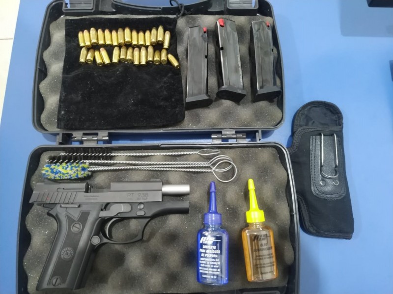PMA prende empresário  por porte ilegal de pistola semiautomática e munições