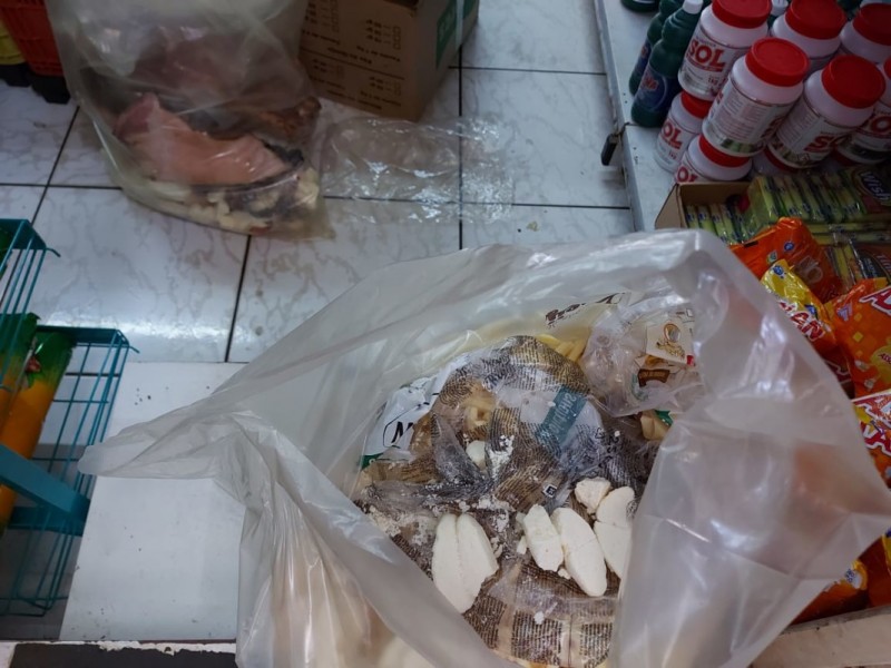 Polícia Civil faz apreensão de alimentos impróprios para consumo em comércio