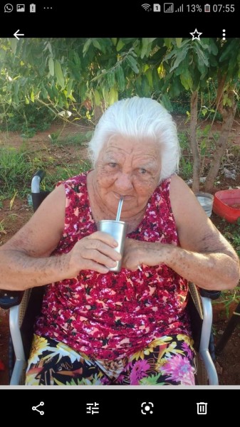 Faleceu hoje em Cassilândia, Ana Rosa de Andrade, com 89 anos de idade. Deixa irmãos, filhos, netos e bisnetos. O corpo está sendo velado na Veladoria Municipal, ao lado do cemitério municipal e o sepultamento será hoje, às 12 horas.