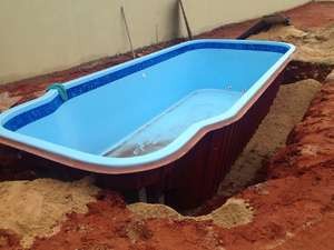 Ousadia: Ladrões tentam furtar piscina de casa em reforma