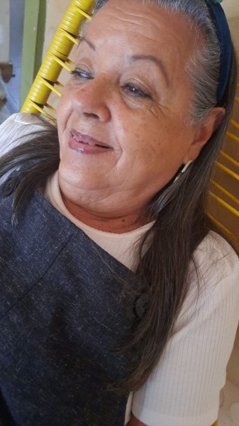 Fala-se que não é de bom tom revelar a idade de uma mulher. Mas a profa. Yacy Correa Castro Brasil se orgulha da idade que tem e ela mesmo faz a postagem. Portanto, no seu aniversário, o reconhecimento do trabalho da aniversariante como educadora em Cassilândia na década de 70. Parabéns.