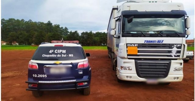 PM recupera carreta do motorista sequestrado que foi liberado em Cassilândia