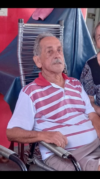 Faleceu hoje em Aporé, João Dias de Souza, com 85 anos de idade, sogro da Zulmeire. Deixa, espoa, filhos, filhas, genros e netos, segundo informação de Barretinho do Aporé