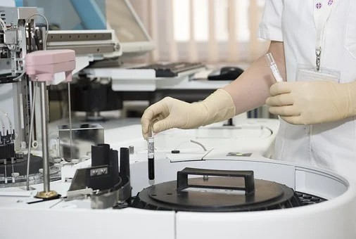 Covid: identificadas novas moléculas associadas à hiperinflamação