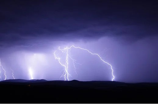 Você viu? 39 mil raios cruzaram céu de Mato Grosso do Sul durante tempestade