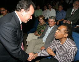 Donizete cumprimenta Gilberto Gil em Campo GrandeDalmo Curcio