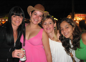 Muitas moças bonitas na 35ª Festa do Peão de CassilândiaGenivaldo Nogueira
