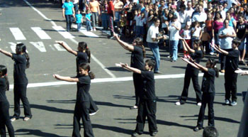 Dança de crianças do Projeto AmigãoBruna Girotto