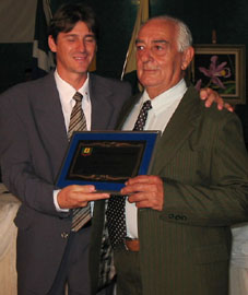 Luiz Gaviolli recebe o título de Cidadão Cassilândense das mão do vereador Paulo DalastraGenivaldo Nogueira