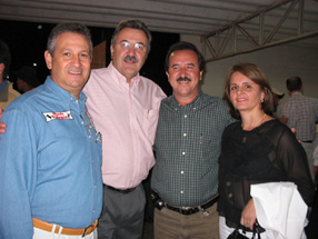 Valdir Moreira,o presidente da Famasul Leo de Brito,o prefeito José Donizete e a 1ª dama MaraGenivaldo Nogueira