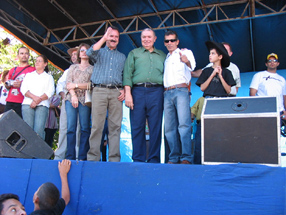 O prefeito José Donizeth, deputado estadual Luzinho Tenório, e o vice-prefeito Tião da MarietaGenivaldo Noguera