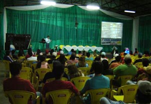 Visão geral do salão de eventos do Sindicato Rural, durante a abertura da SemanaDivulgação