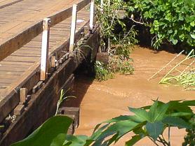 Córrego do Cedro, na ponte da AABB, depois de mais de 10 horas que caiu a tromba d'aguaGuilherme Girotto