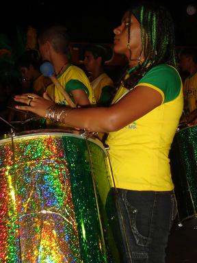 Desfile das escolas de samba do CassiFolia 2006Bruna Girotto