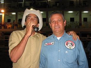 O narrador de rodeio Célio Garrone e o presidente do Sindicato Rural Waldir Cotrim.Genivaldo Nogueira