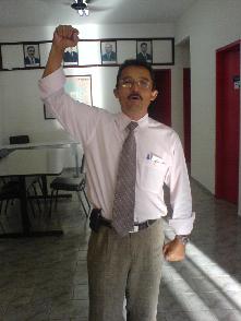 Dr. Ademir, comemorando a vitória na urna.Guilherme Girotto