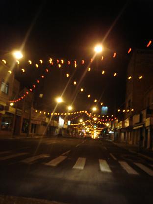 As ruas do centro de Campo Grande estão iluminadas, a espera do Natal...Bruna Girotto