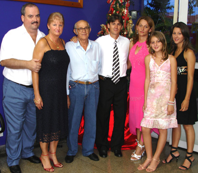 Vereador Paulo Dalastra com seus familiares que foram prestigiá-loZido Silva
