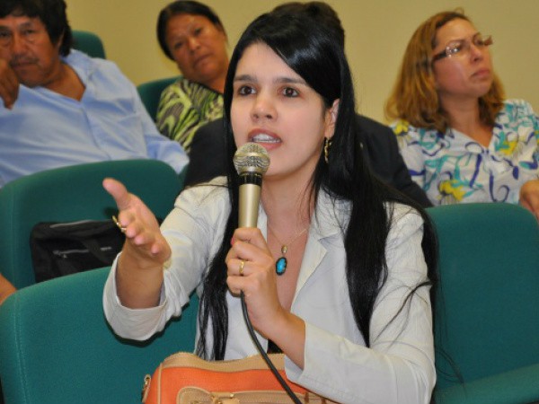 Promotora da Infância e Juventude de Dourados, Fabrícia de Lima, diz que MP está de olho nas adoções ilegais de crianças (Foto: Hedio Fazan)