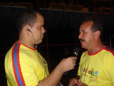 Pamplona, da Rádio Patriarca, entrevistando o prefeito José Donizete.Bruna Girotto
