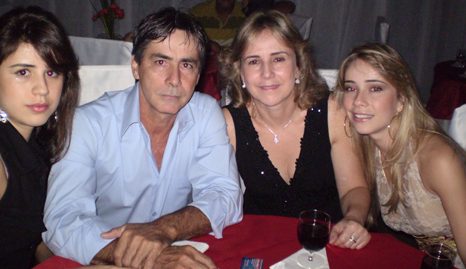 Cilio Nogueira a esposa Neuza e filhasGenivaldo Nogueira