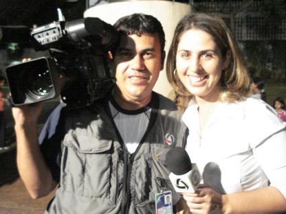 Cinegrafista Osni Miranda e repórter Juliana Lanari da TV Morena, filiada da Rede GloboBruna Girotto