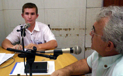 Reginaldo Souza Ramos sendo entrevistado na Rádio Patriarca