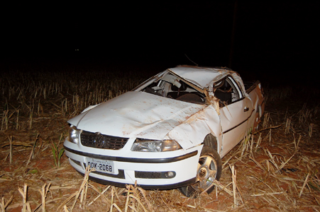 Foto do carro após o acidente em que morreu Adão M. Toledoo correio news