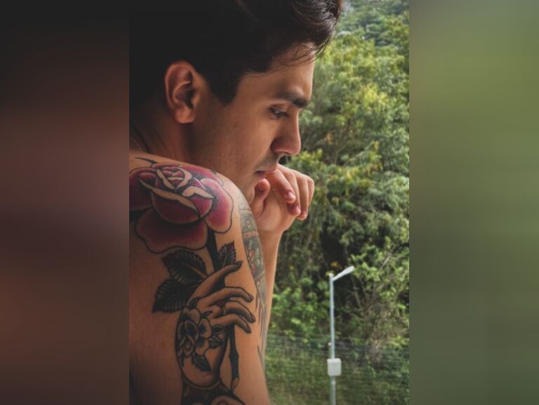 Luan Santana divulga vídeo mostrando a nova tatuagem; confira