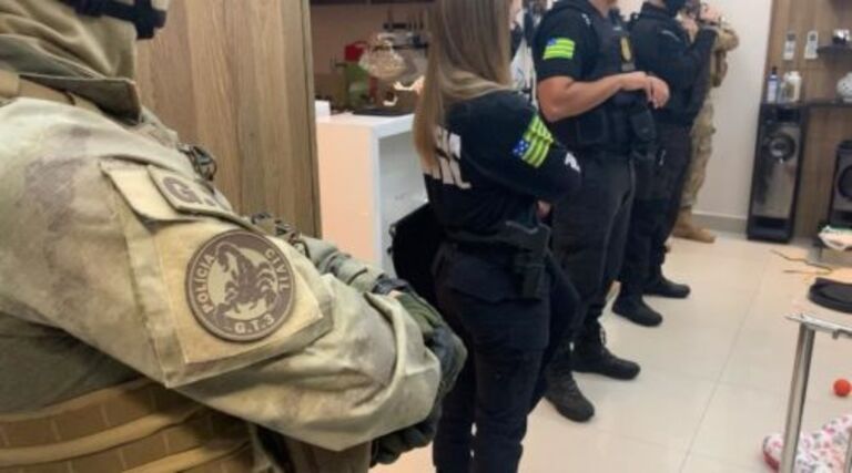 Draco prende 14 investigados de integrar grupo que chantageava e cobrava propina de empresários em Goiás