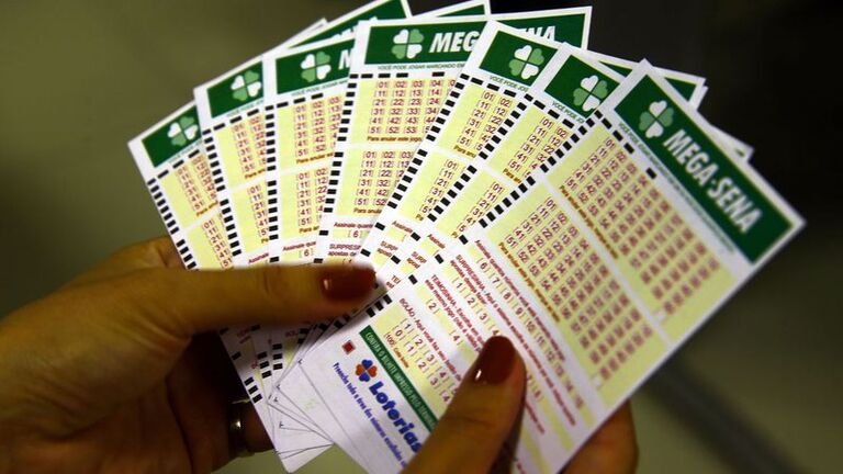 Loterias: duas apostas faturam R$ 47 milhões na Mega-Sena  