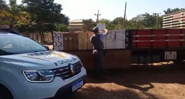Polícia apreende carga de vinho contrabandeada avaliada em R$ 566 mil
