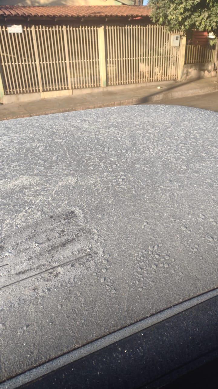 Fotos da geada em Casssil&acirc;ndia na madrugada desta quinta-feira; a temperatura chegou a 1 grau
