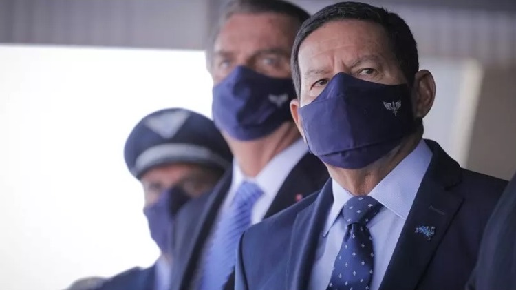 "As eleições serão realizadas", diz Mourão em entrevista