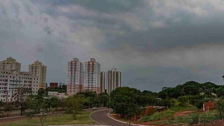 Mato Grosso do Sul tem 47 cidades em alerta para chuvas intensas e vendaval 