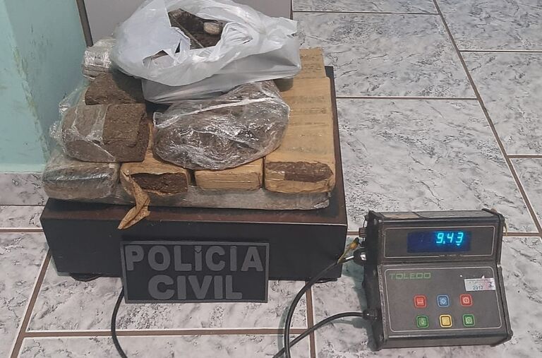 Polícia Civil de Cassilândia apreende adolescente em posse de quase 10 kg de maconha.
