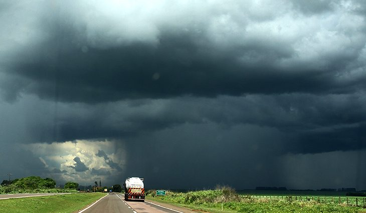 Defesa Civil emite aviso de chuvas intensas para MS e alerta para risco de inundações em Corumbá