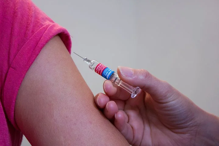 Ministério da Saúde recua e libera vacinação de crianças sem prescrição médica