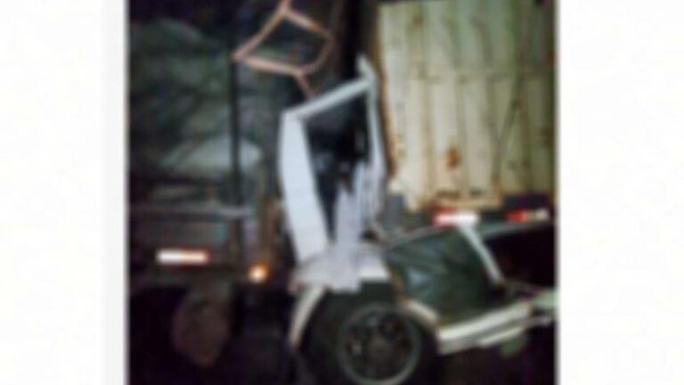 Caminhoneiro morre preso nas ferragens ao colidir na traseira de carreta na BR-262