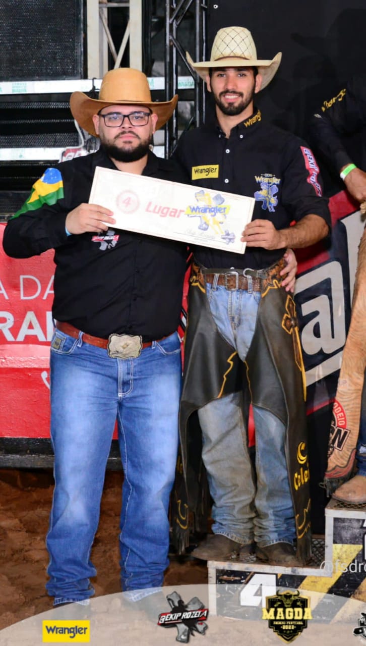Cassilandense é pódio no rodeio em Magda (SP)