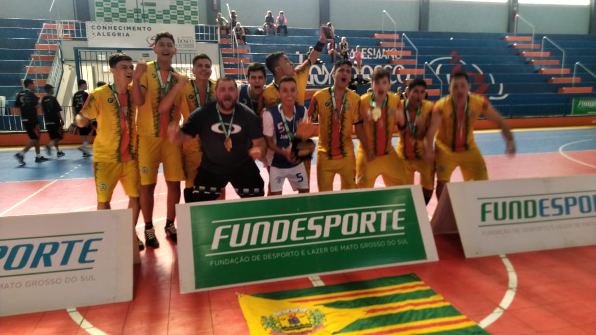 &Eacute; campe&atilde;o: equipe de handebol masculino de Cassil&acirc;ndia fatura os jogos da juventude de MS