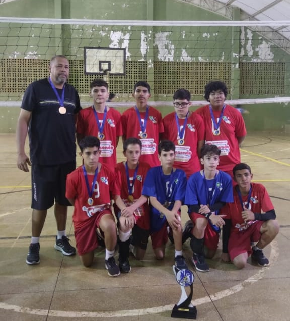 Fotogaleria: equipes de volei de Cassil&acirc;ndia s&atilde;o campe&atilde;s em Chapad&atilde;o do Sul