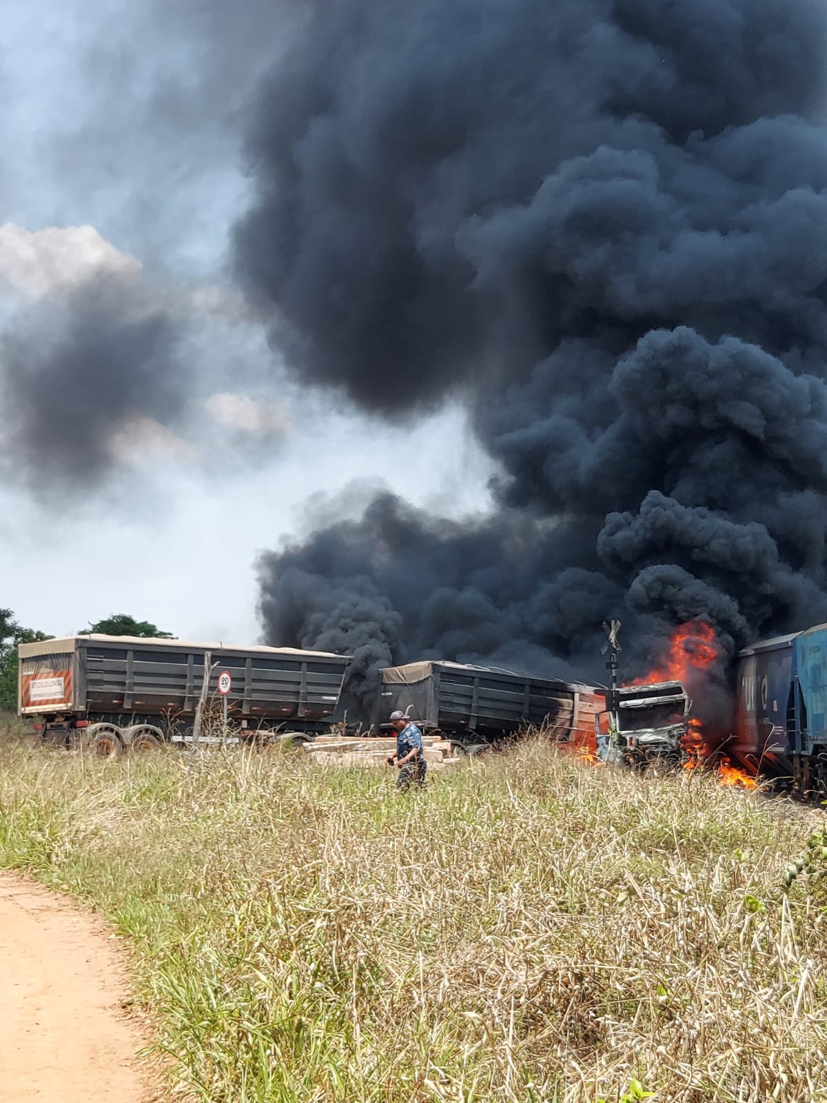 Cassil&acirc;ndia: acidente entre Bitrem e Trem na estrada da Sete Placas 