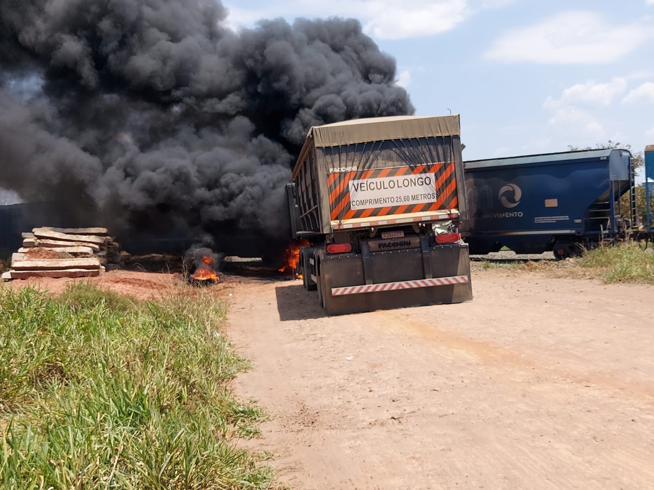 Cassil&acirc;ndia: acidente entre Bitrem e Trem na estrada da Sete Placas 