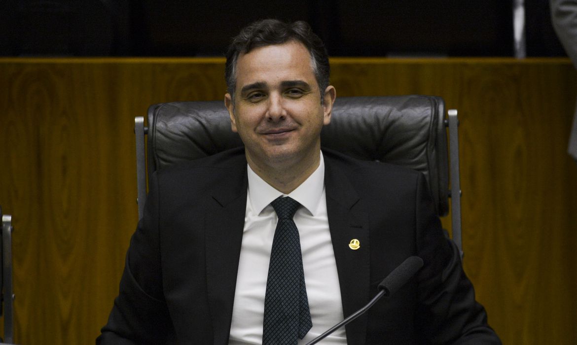 Pr&oacute;ximo presidente ter&aacute; de reunificar Brasil, diz Pacheco