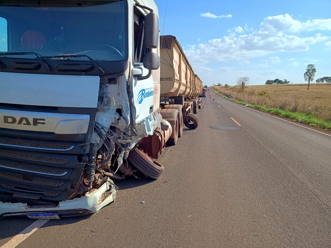 Acidente deixa Policial Rodovi&aacute;rio gravemente ferido entre Parana&iacute;ba e Inoc&ecirc;ncia