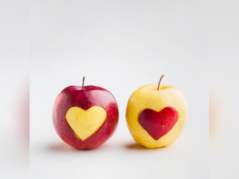 Receita do Dia: maçã do amor colorida