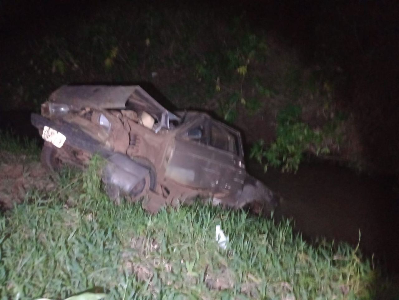 Cassil&acirc;ndia: idoso cai de carro no C&oacute;rrego do Cedro